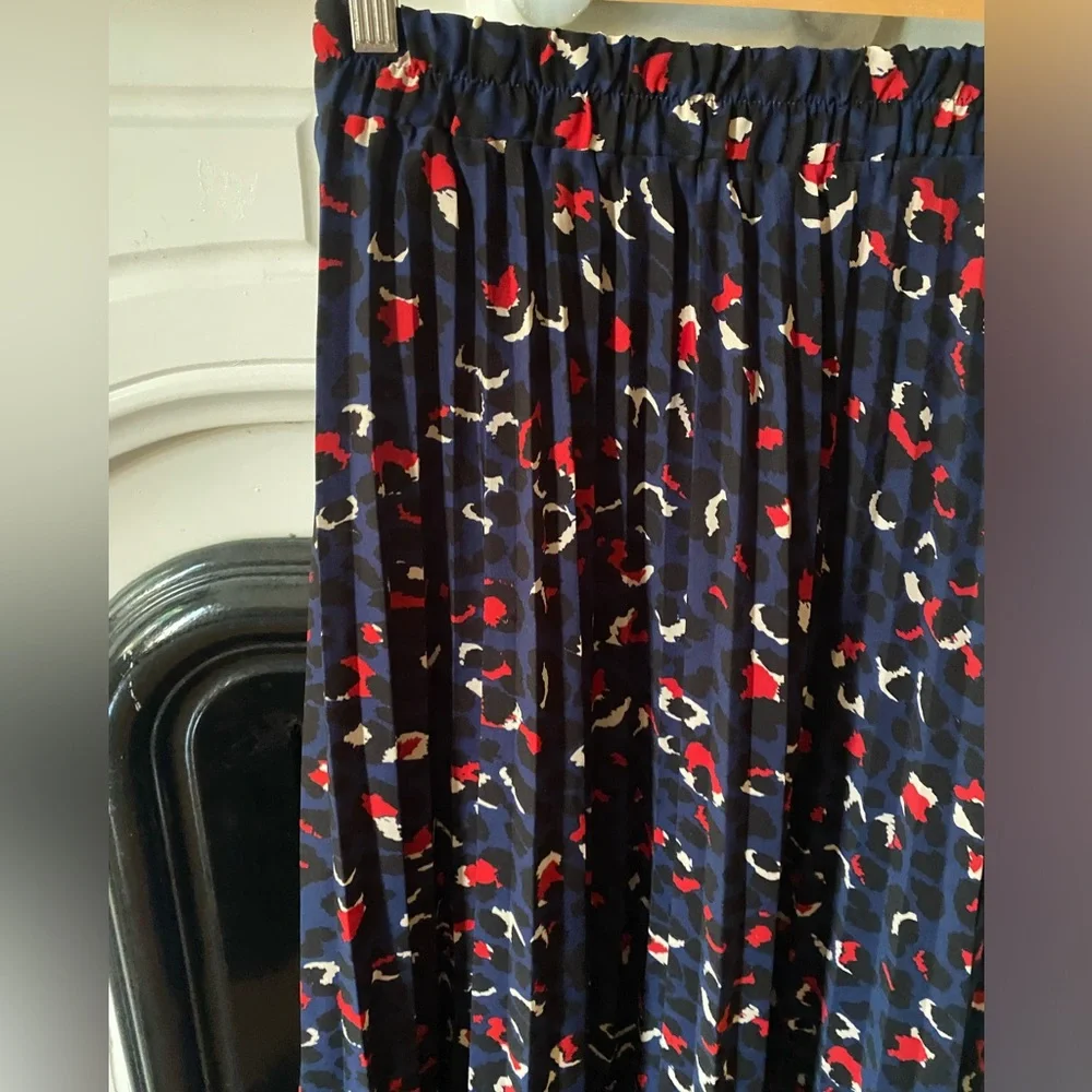 Vintage Print Pleated Midi Skirt - Picture 3 of 4